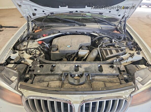 5UXWX9C5XH0T09213 2017 BMW X3 White Widok komory silnika