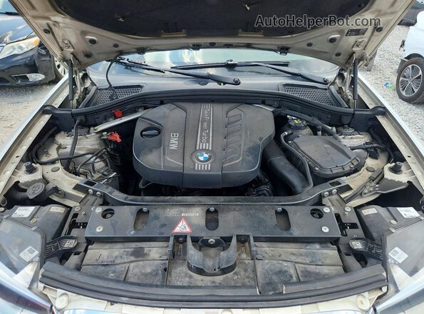 5UXWY3C55G0N86909 2016 BMW X3 Silver Widok komory silnika