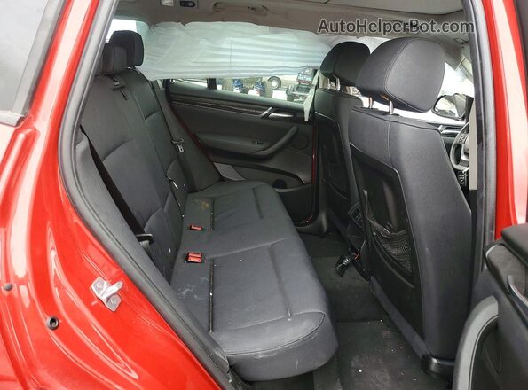 5UXWZ7C30H0V93822 2017 BMW X3 Red Widok wnętrza z tyłu