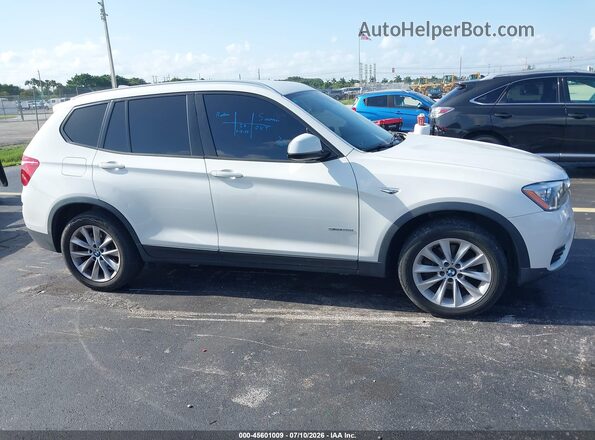 5UXWZ7C39H0V94760 2017 BMW X3 White Սալոնի հետևի տեսք