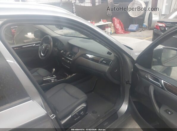 5UXWZ7C3XH0X39840 2017 BMW X3 Gray Widok wnętrza z przodu