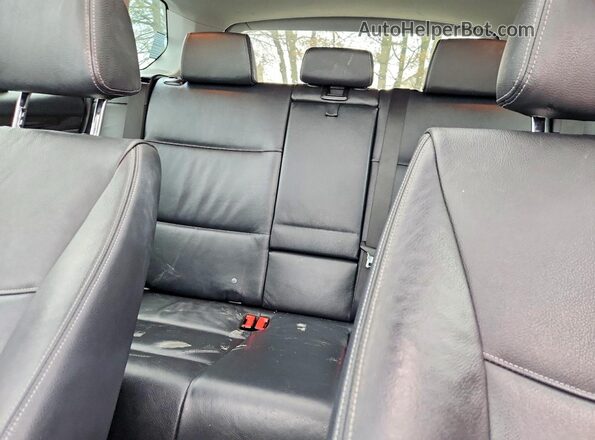5UXWZ7C54H0U47621 2017 BMW X3 White Vista de los asientos traseros