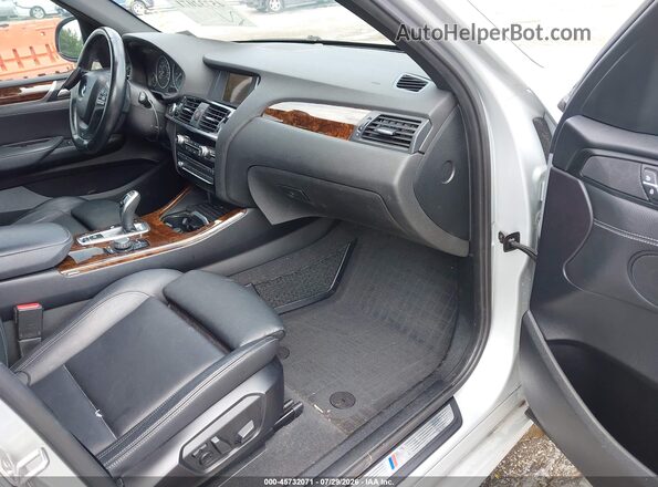 5UXWZ7C55G0R31912 2016 BMW X3 Silver წინა სალონის ხედი