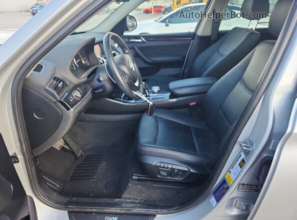 5UXWZ7C59H0U46349 2017 BMW X3 Silver Front interior view