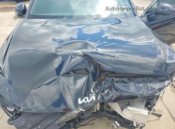 5XXG64J23RG251322 2024 KIA K5 Black Widok wnętrza z tyłu
