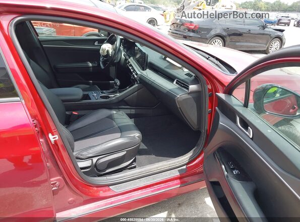 5XXG64J24RG253063 2024 KIA K5 Red Widok wnętrza z przodu