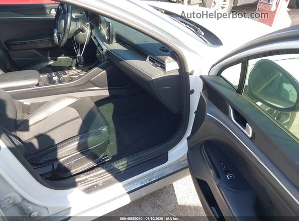 5XXG64J27MG029567 2021 KIA K5 White Widok wnętrza z przodu