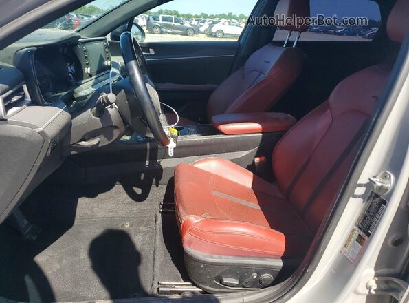 5XXG64J27MG033277 2021 KIA K5 Серебряный Вид салона спереди