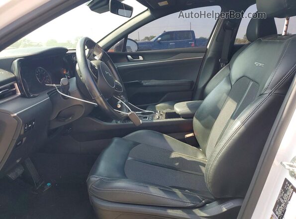 5XXG64J28NG096485 2022 KIA K5 White Vista interior delantera