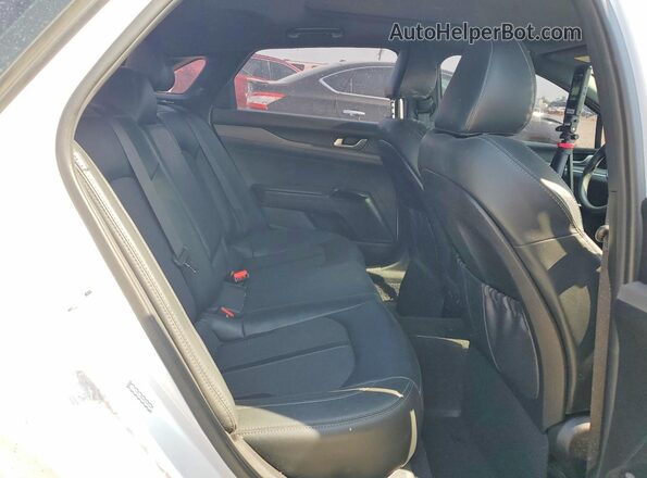 5XXG64J28NG096485 2022 KIA K5 White Vista de los asientos traseros