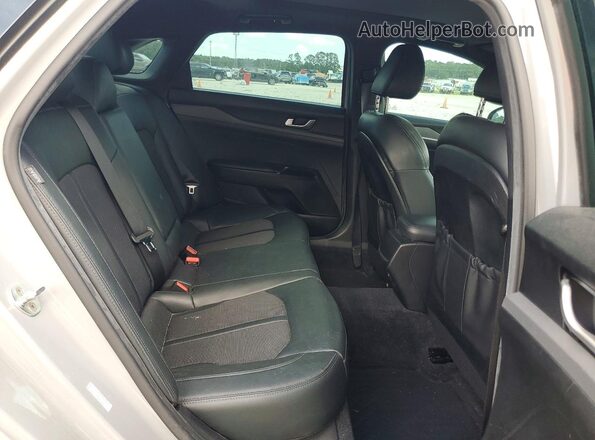 5XXG64J28NG123734 2022 KIA K5 Gray Rear seats view