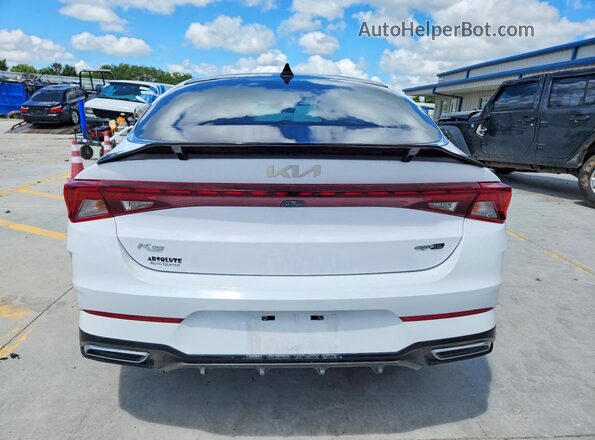 5XXG64J2XNG114341 2022 KIA K5 White Widok z tyłu