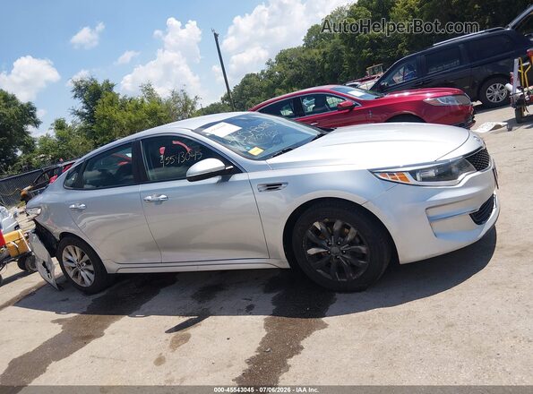 5XXGT4L34GG059922 2016 KIA OPTIMA Silver Rear interior view