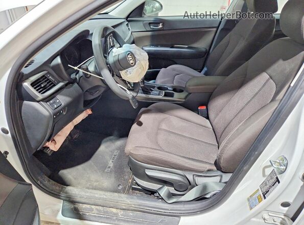 5XXGT4L34KG325657 2019 KIA OPTIMA White Front interior view
