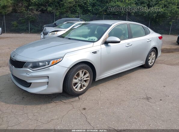 5XXGT4L36JG209018 2018 KIA OPTIMA Silver Առջևի ձախ երեք քառորդ տեսարան