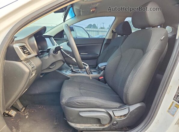 5XXGT4L36LG424501 2020 KIA OPTIMA Белый Вид салона спереди