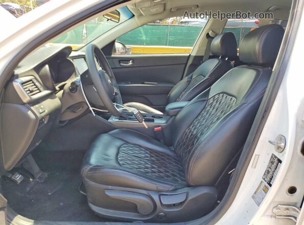 5XXGT4L3XKG364530 2019 KIA OPTIMA White Вид салону спереду