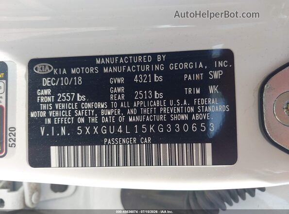 5XXGU4L15KG330653 2019 KIA OPTIMA White Vista del compartimento del motor
