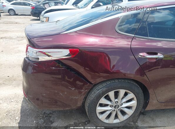 5XXGU4L35JG228253 2018 KIA OPTIMA Maroon Front view