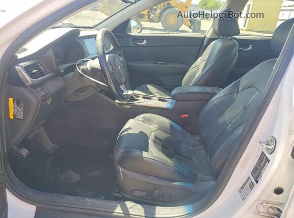 5XXGU4L36GG092272 2016 KIA OPTIMA White Front interior view