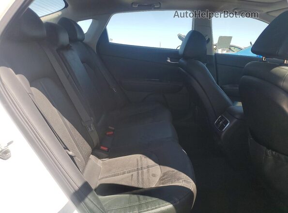 5XXGU4L36GG092272 2016 KIA OPTIMA White Rear seats view