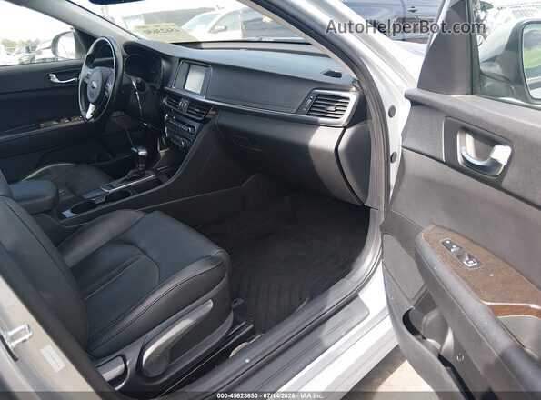 5XXGU4L38JG185656 2018 KIA OPTIMA Silver Вид салону спереду