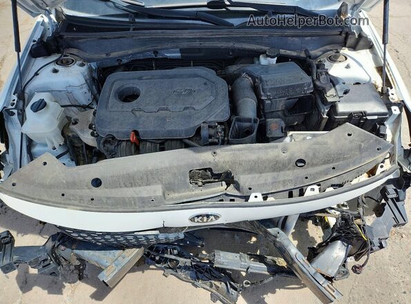 5XXGU4L39GG099118 2016 KIA OPTIMA White Widok wnętrza z tyłu