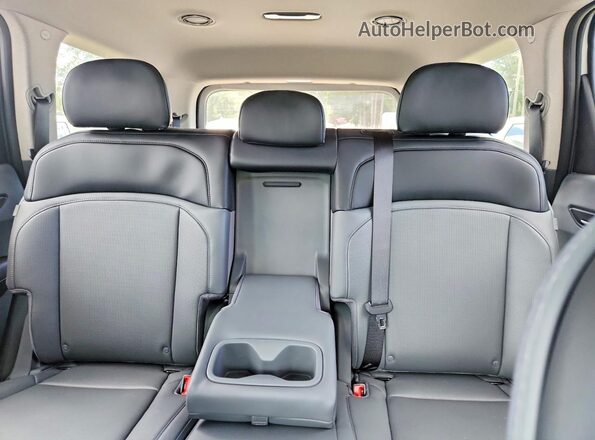 5XYAA5S22TG016504 2026 KIA EV9 Silver Вид задніх сидінь