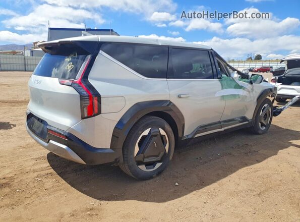 5XYADFS53TG005020 2026 KIA EV9 Silver Задня права чверть