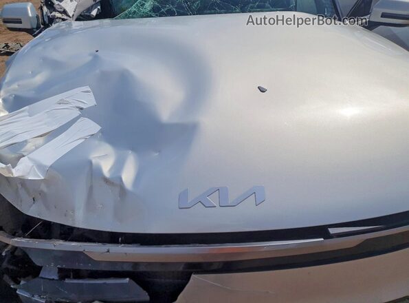 5XYADFS53TG005020 2026 KIA EV9 Silver Вид задньої частини салону