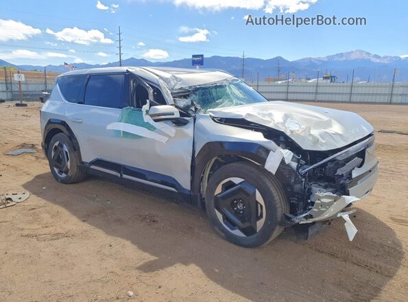 5XYADFS53TG005020 2026 KIA EV9 Silver Передня права чверть