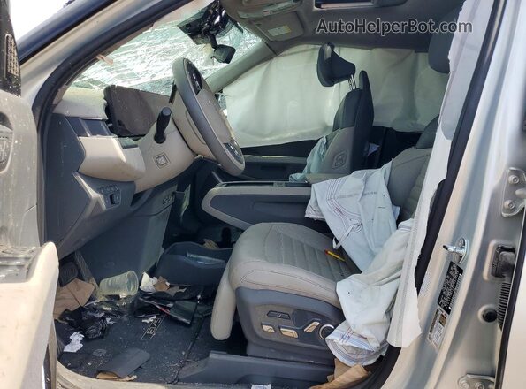 5XYADFS5XTG004835 2026 KIA EV9 Серебряный Вид салона спереди