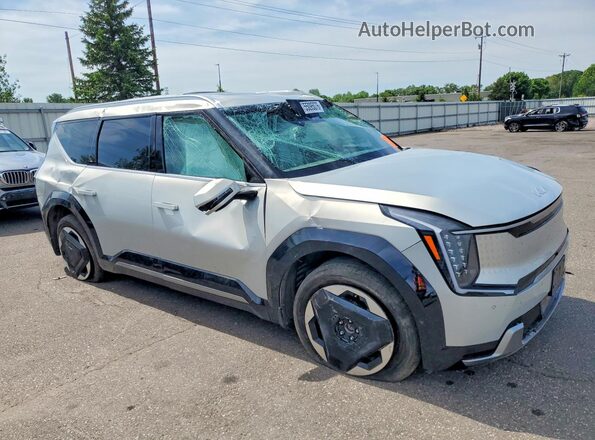 5XYADFS5XTG004835 2026 KIA EV9 Серебряный Передняя правая четверть