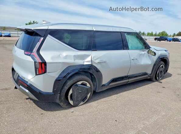 5XYADFS5XTG004835 2026 KIA EV9 Серебряный Задняя правая четверть
