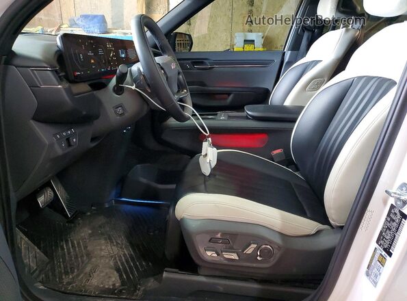 5XYAEFS52TG004423 2026 KIA EV9 White Вид салону спереду