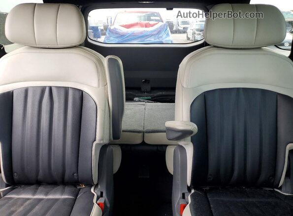 5XYAEFS54SG002686 2025 KIA EV9 Gray Вид задніх сидінь