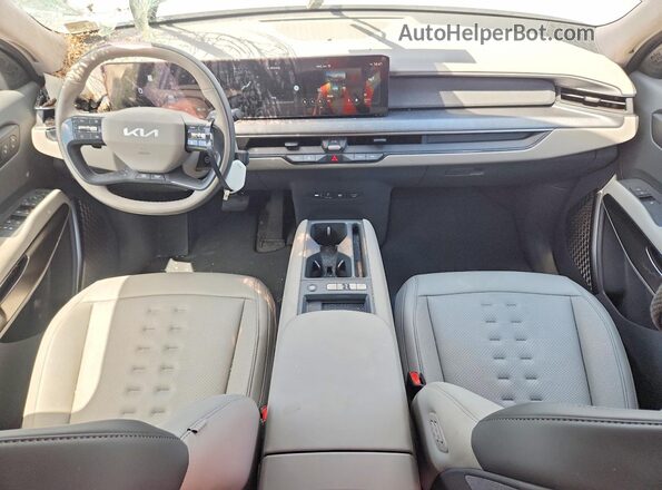 5XYAFFS54TG010141 2026 KIA EV9 White Vista del salpicadero