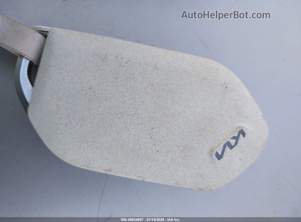 5XYAFFS5XTG008118 2026 KIA EV9 White Առջևի վահանակի տեսք