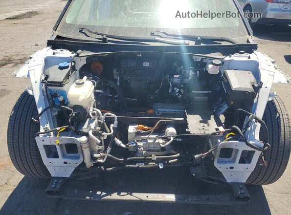 5XYC34JA2SG013493 2025 KIA EV6 White Вид задньої частини салону