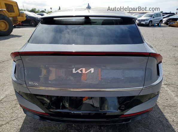 5XYC34JAXSG012334 2025 KIA EV6 Gray Rear view