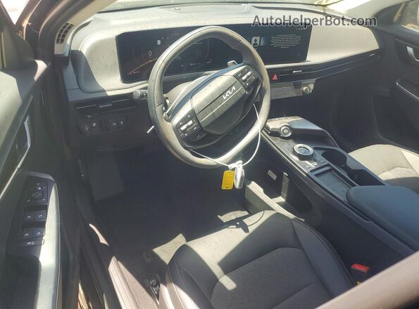 5XYC3DJCXSG012335 2025 KIA EV6 Black Вид панелі приладів
