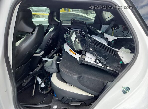 5XYC4DJCXSG011232 2025 KIA EV6 White Вид задніх сидінь