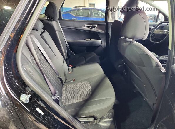 5XYK23DF0TG364470 2026 KIA SPORTAGE Черный Вид задней части салона
