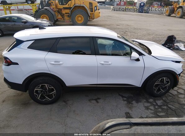 5XYK23DF2SG324678 2025 KIA SPORTAGE White Widok wnętrza z tyłu
