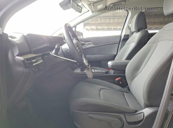 5XYK2CDF1TG357396 2026 KIA SPORTAGE Black წინა სალონის ხედი