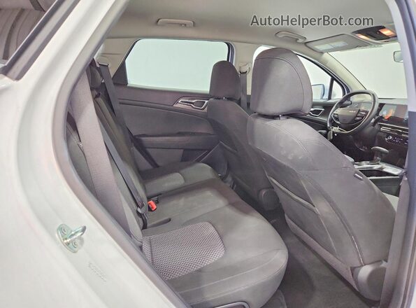 5XYK2CDF4TG402007 2026 KIA SPORTAGE White უკანა სალონის ხედი