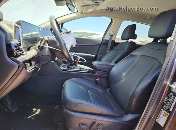5XYK33AF0PG117974 2023 KIA SPORTAGE Серый Вид салона спереди
