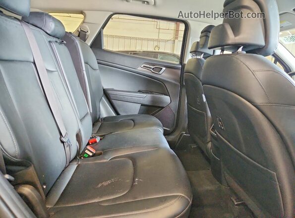 5XYK33AF5PG005218 2023 KIA SPORTAGE Black Widok wnętrza z tyłu