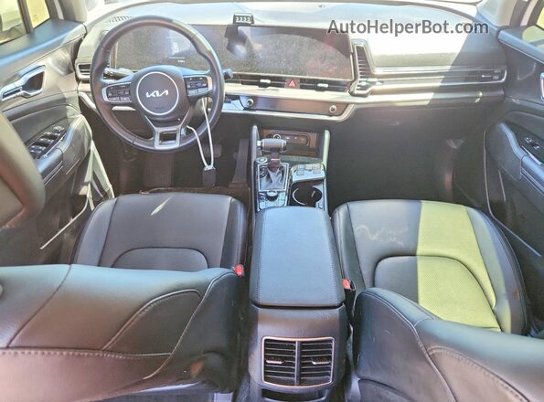 5XYK33AF6PG125772 2023 KIA SPORTAGE White Dashboard view