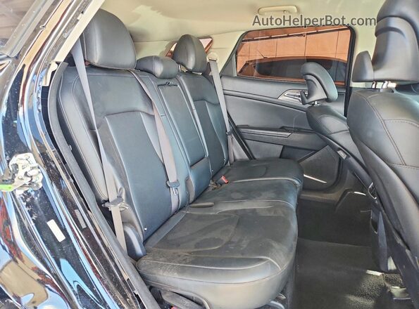 5XYK33AF8PG069172 2023 KIA SPORTAGE Black Rear interior view
